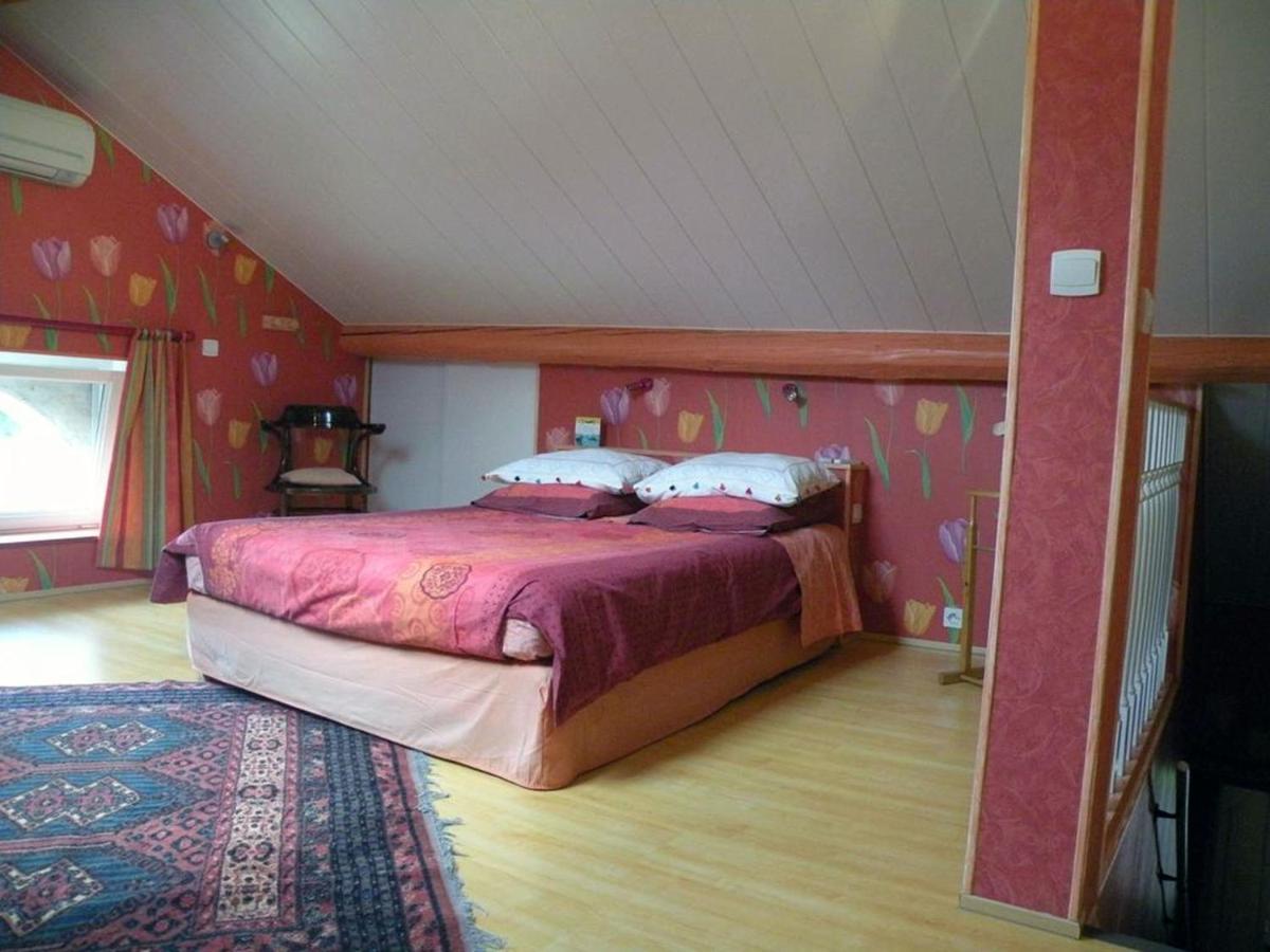 La Providence, Chambres D'Hotes Saint-Sernin-du-Plain 외부 사진